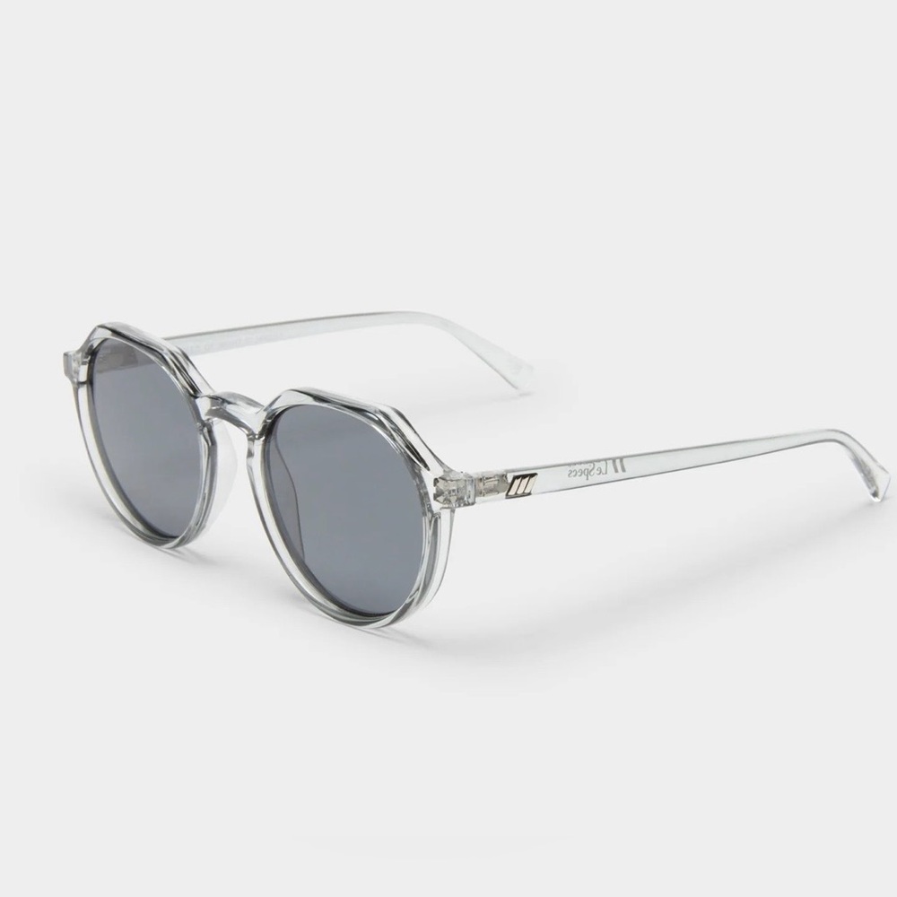 Le Specs LIKE NEW Speed of Night Sunglasses in color Pewter